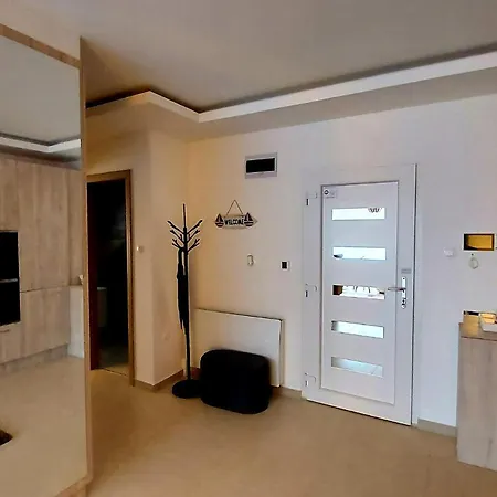 Kikoeto Setany Iii. Daire Balatonszárszó